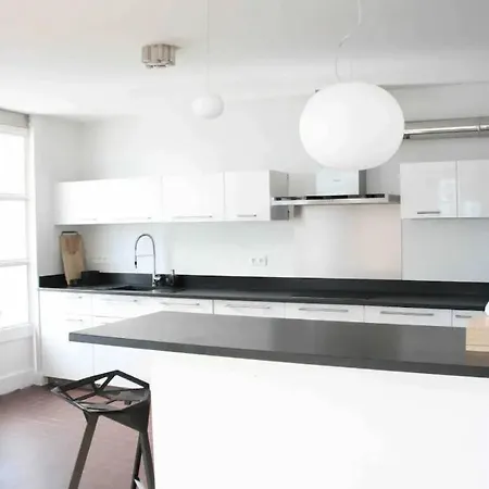 Apartment Superbe T4 A Royan, 2 Minutes A Pied De La Mer. Royan